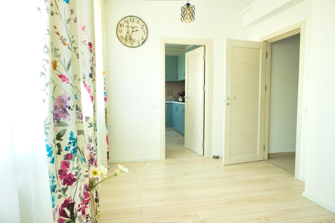 Cozy Flowers Studio - Fast Wi-Fi & Washer-Dryer Braşov Exteriör bild