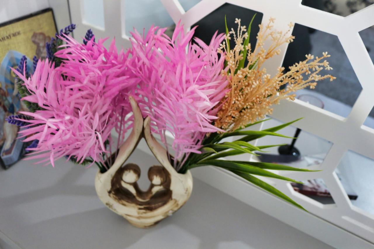 Cozy Flowers Studio - Fast Wi-Fi & Washer-Dryer Braşov Exteriör bild